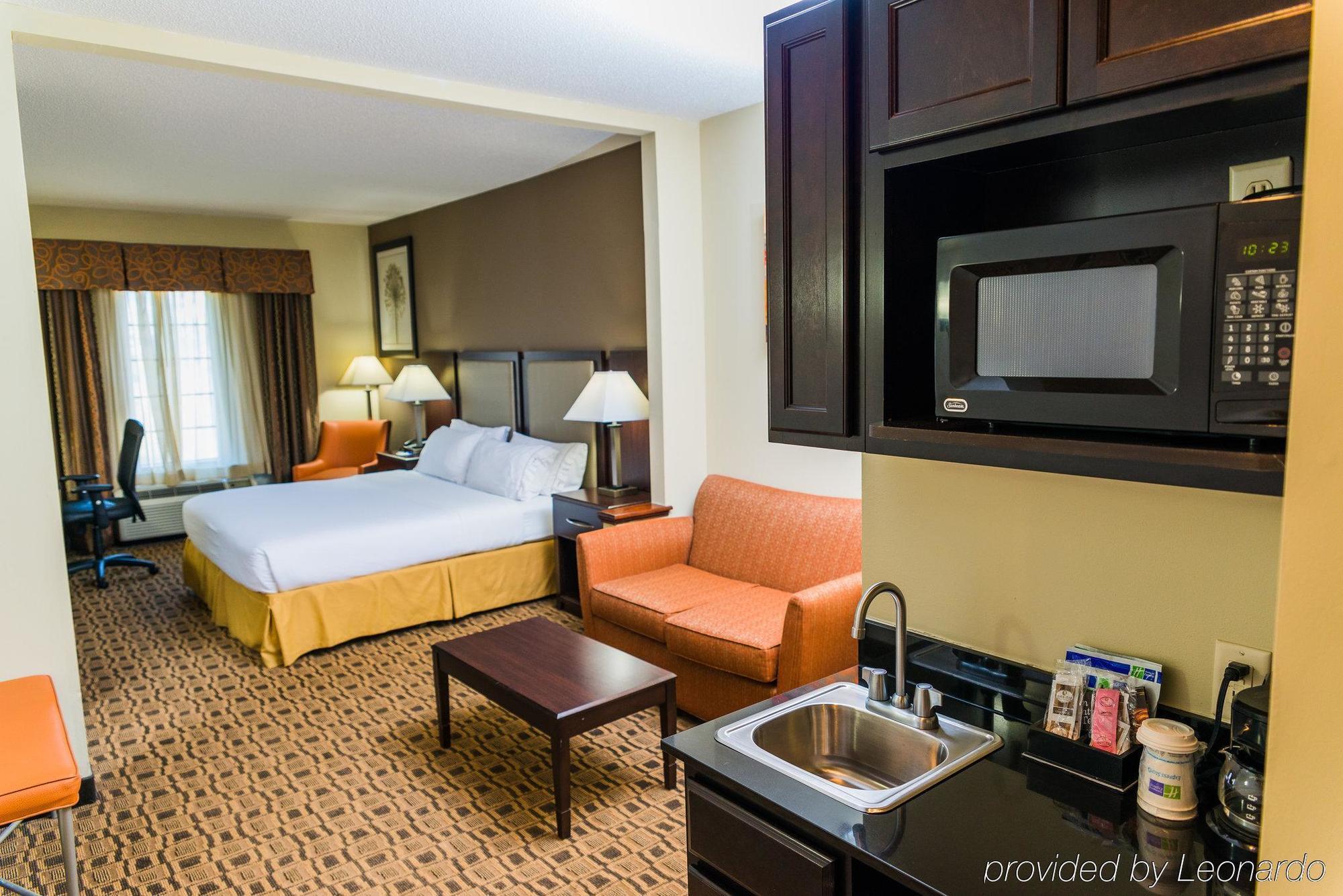 Holiday Inn Express Hotel & Suites Albemarle Exterior photo