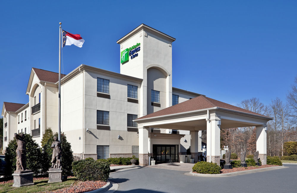 Holiday Inn Express Hotel & Suites Albemarle Exterior photo