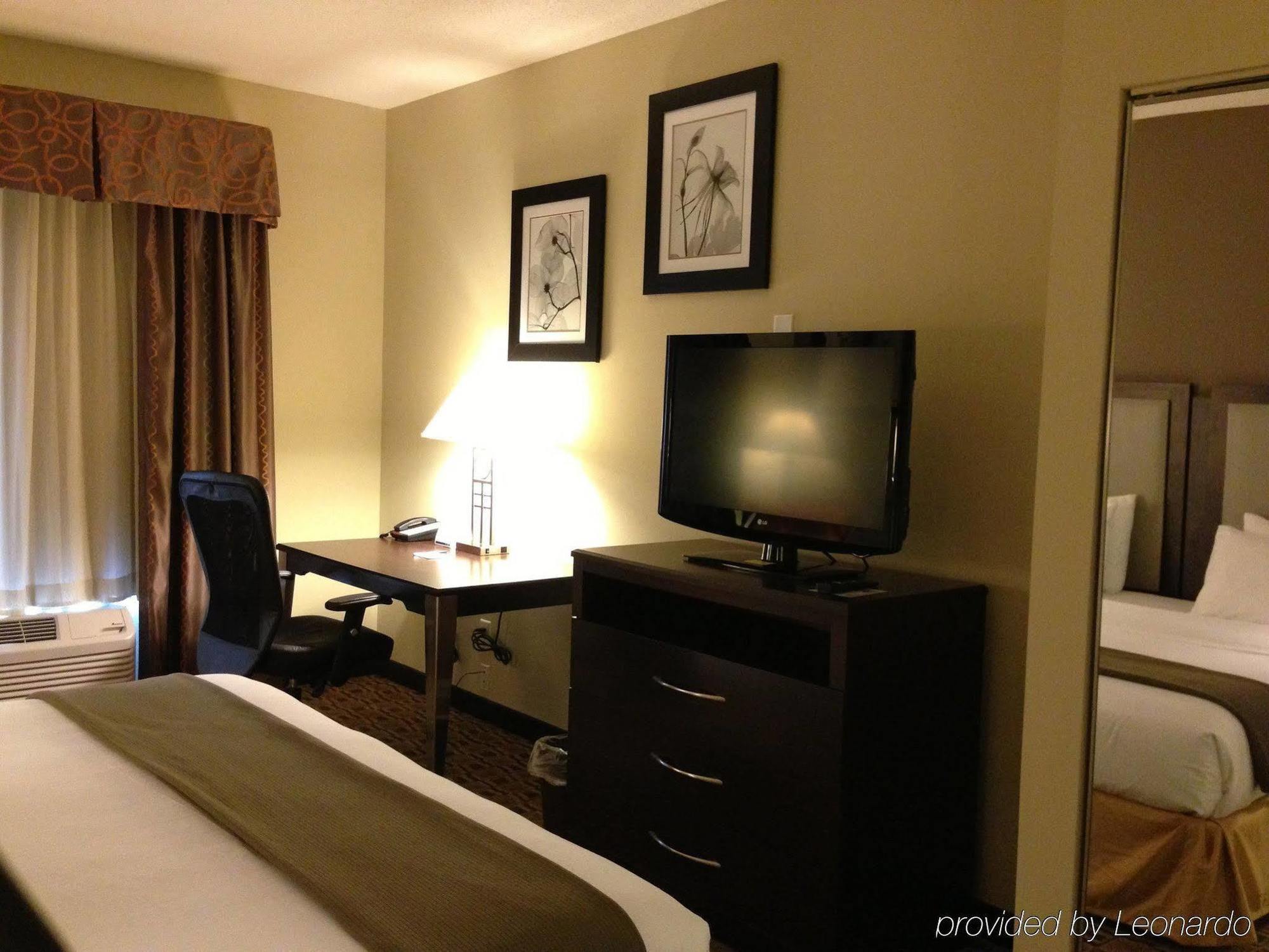 Holiday Inn Express Hotel & Suites Albemarle Exterior photo