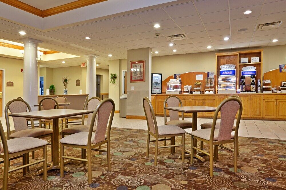 Holiday Inn Express Hotel & Suites Albemarle Exterior photo